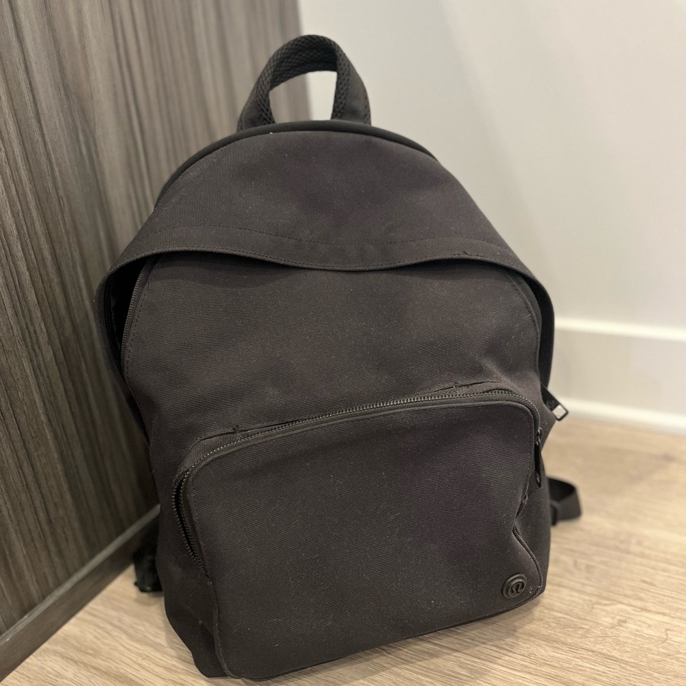 Lululemon everywhere backpack